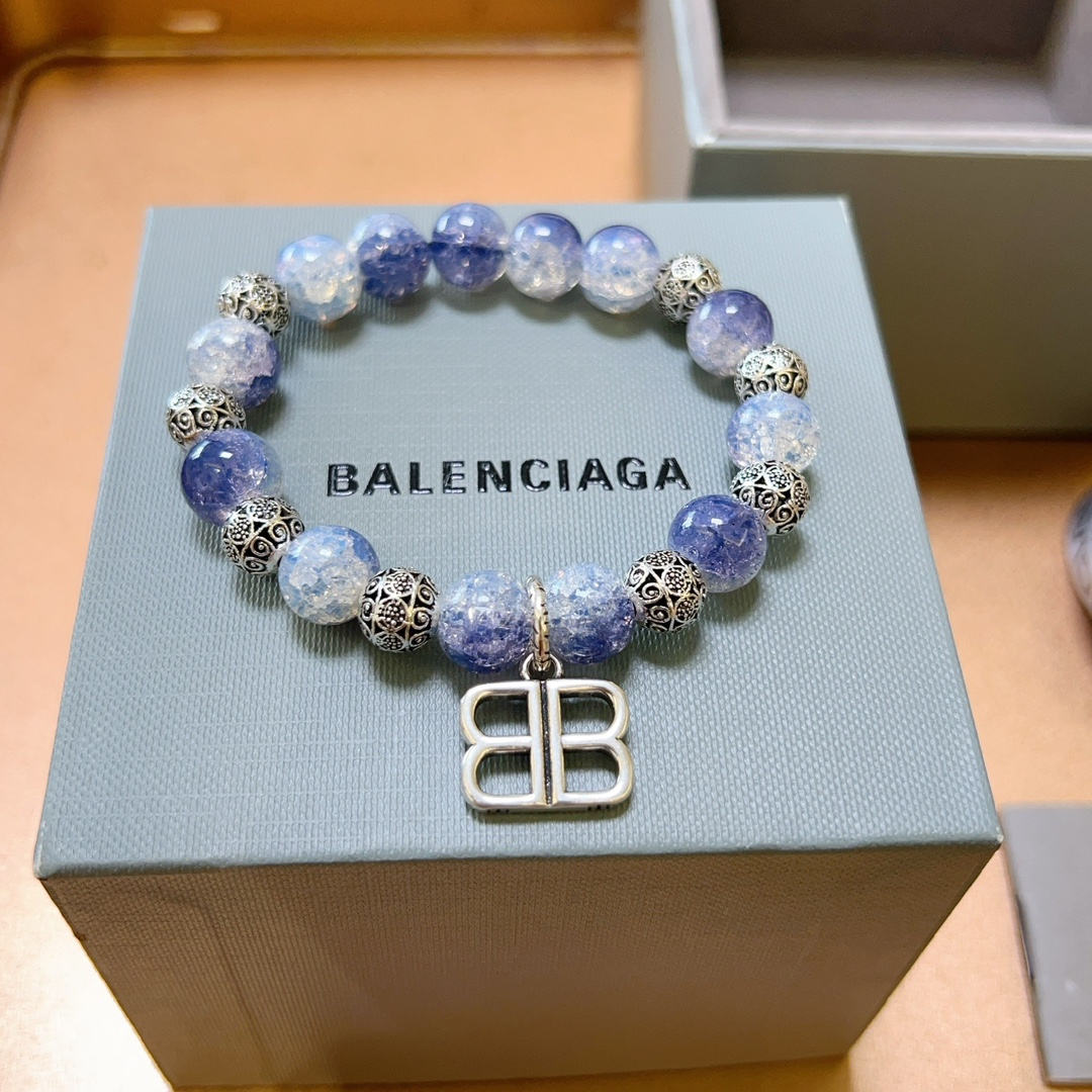 NO:105569,Batch of the counter semester version of natural amethyst beads Balenciaga bracelet Thai silver style Balenciaga bracelet same as the stars, retro and old style, original replica, purely handmade, authentic model opening trendy and fashion essentials, both men and women can wear, couple style, rock punk Thai silver style, retro elements, trendy and versatile, super like to place an order, note the wrist circumference, jewelry boutique, balenciaga, bracelet19860909批 专柜精工版本天然紫晶爆珠巴黎世家手链 泰银风格巴黎世家手链 明星同款男女款 复古做旧风 原版复刻 纯手工打造 ～正品开模潮流时尚必备 男女均可佩戴 情侣款同款 摇滚朋克泰银风格 复古元素 潮流百搭 超级喜欢下单备注手腕周长,饰品精品,balenciaga,bracelet,Jewelry