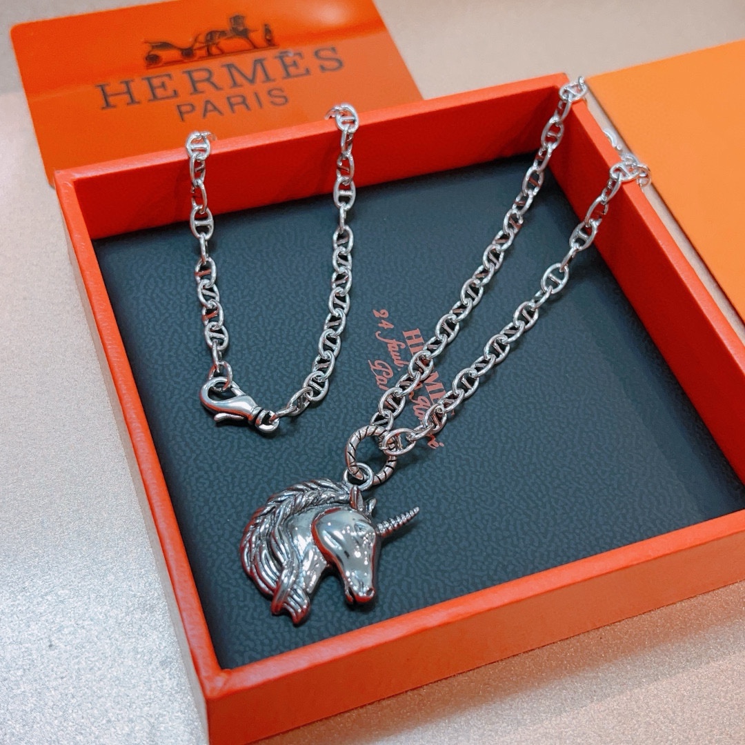 Hermès luxury necklace 5