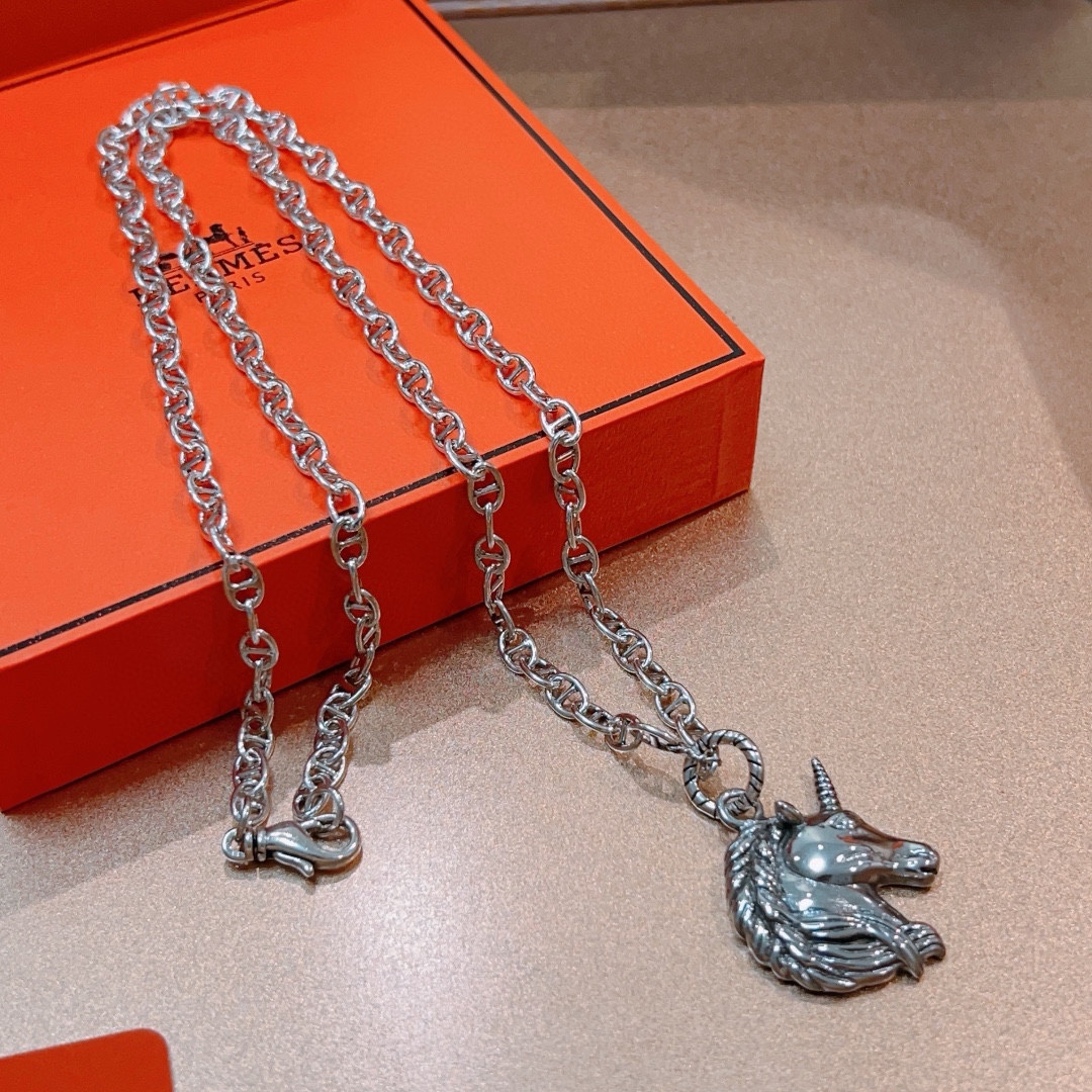 Hermès luxury necklace 2
