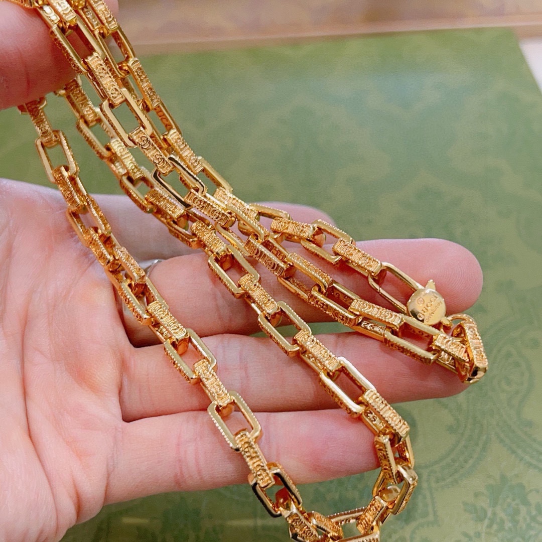 Gucci luxury designer product 9