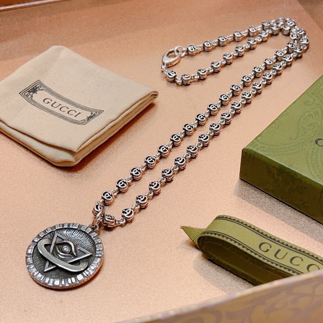 NO:105586,Buy. Gucci necklace retro material imported custom retro high-end fine chain Gucci necklace, personalized customization is believed to help heal the body and mind to bring freshness. Happy energy retro Gucci inspiration has more connotation and the light of wealth helps attract wealth energy and bring lucky energy. High-end and elegant, fashionable and a fresh sense of life., jewelry boutique, gucci, necklace19860909批. 古驰项链复古材质 进口定制 复古高端精品链条古驰项链,个性定制被认为可以辅助治愈身心带来清新,快活的能量复古古驰灵感更有内涵亦是财富之光有助于吸引财富能量,带来幸运的能量.高级优雅不俗,时尚又带一种清新的生命感.,饰品精品,gucci,necklace,Jewelry