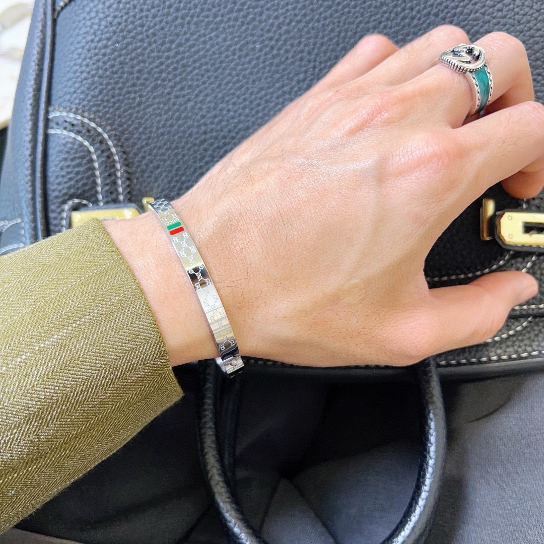 Gucci luxury item 9