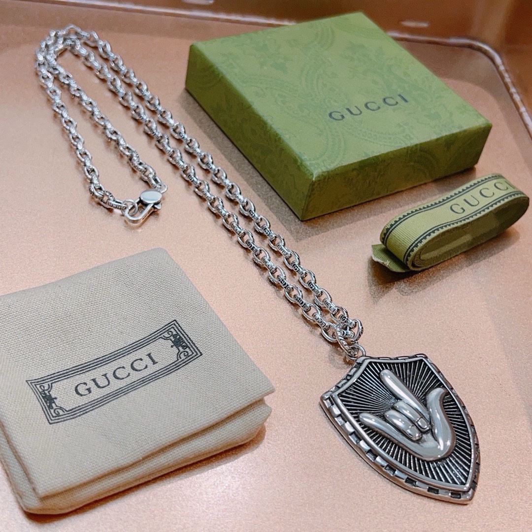 Gucci luxury necklace 2