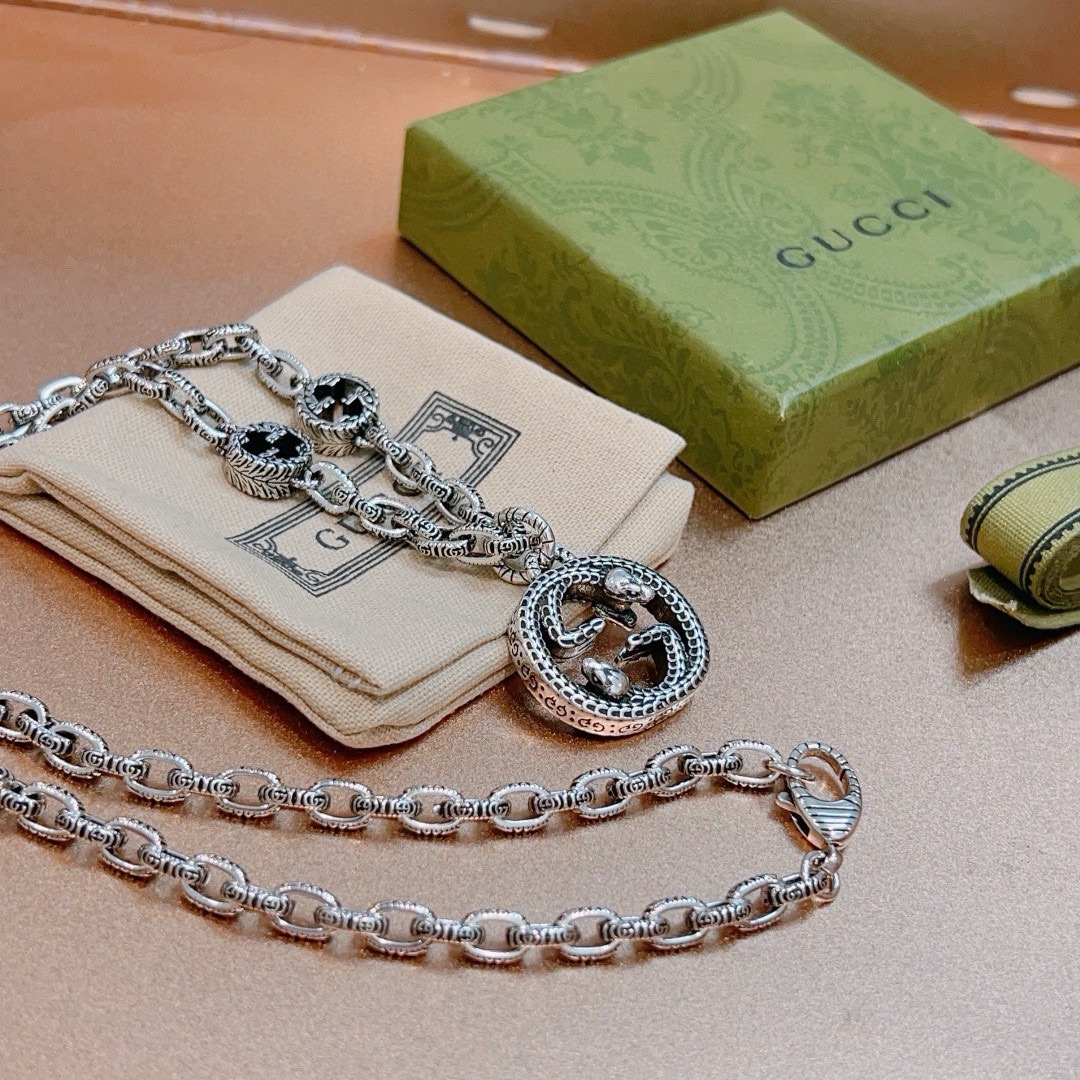 Gucci luxury necklace 9