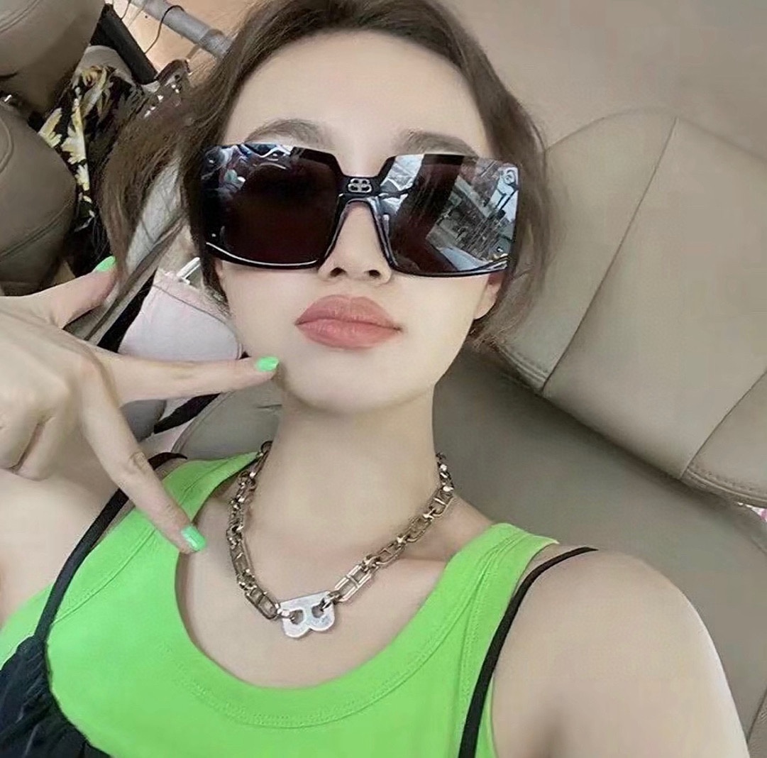 Balenciaga luxury necklace 6