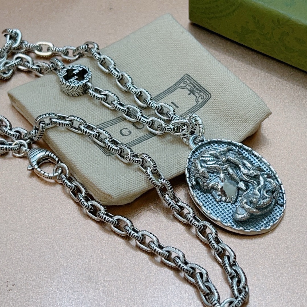 Gucci luxury necklace 9