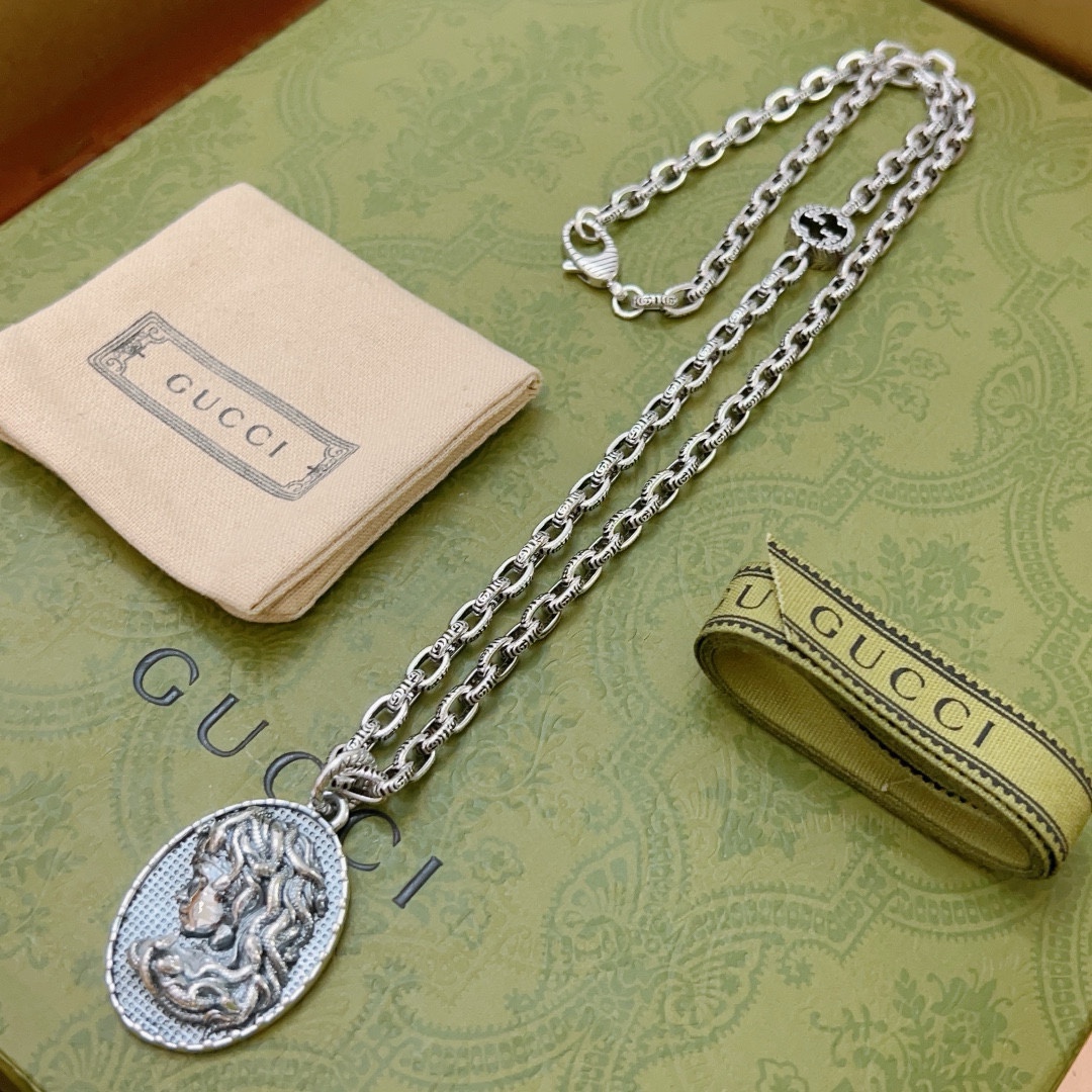 Gucci luxury necklace 2