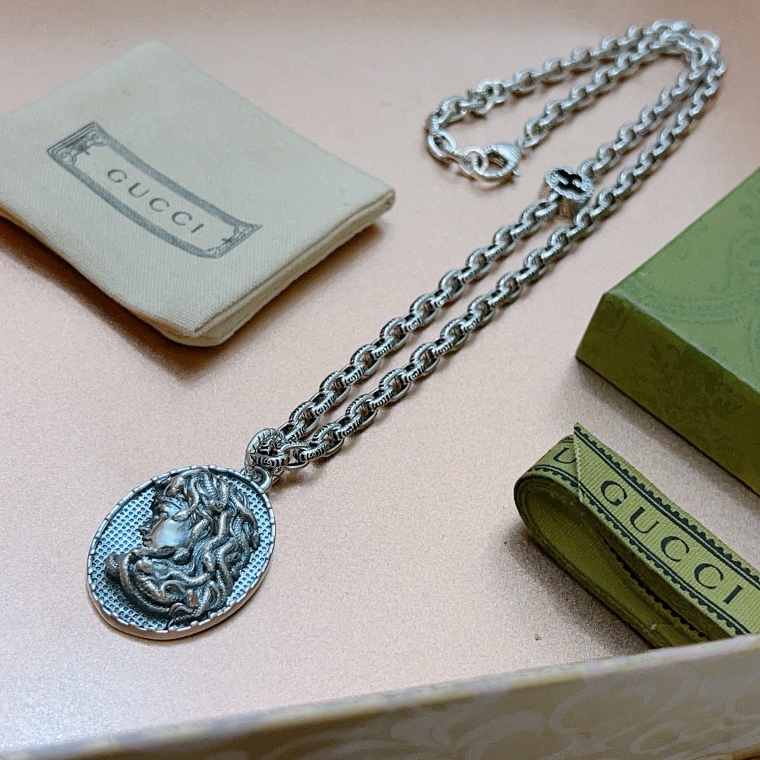 Gucci luxury necklace 4