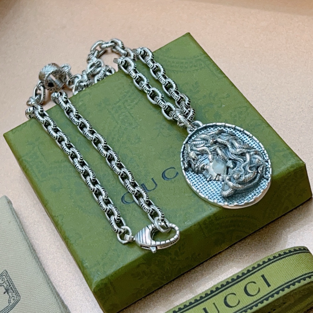 Gucci luxury necklace 3