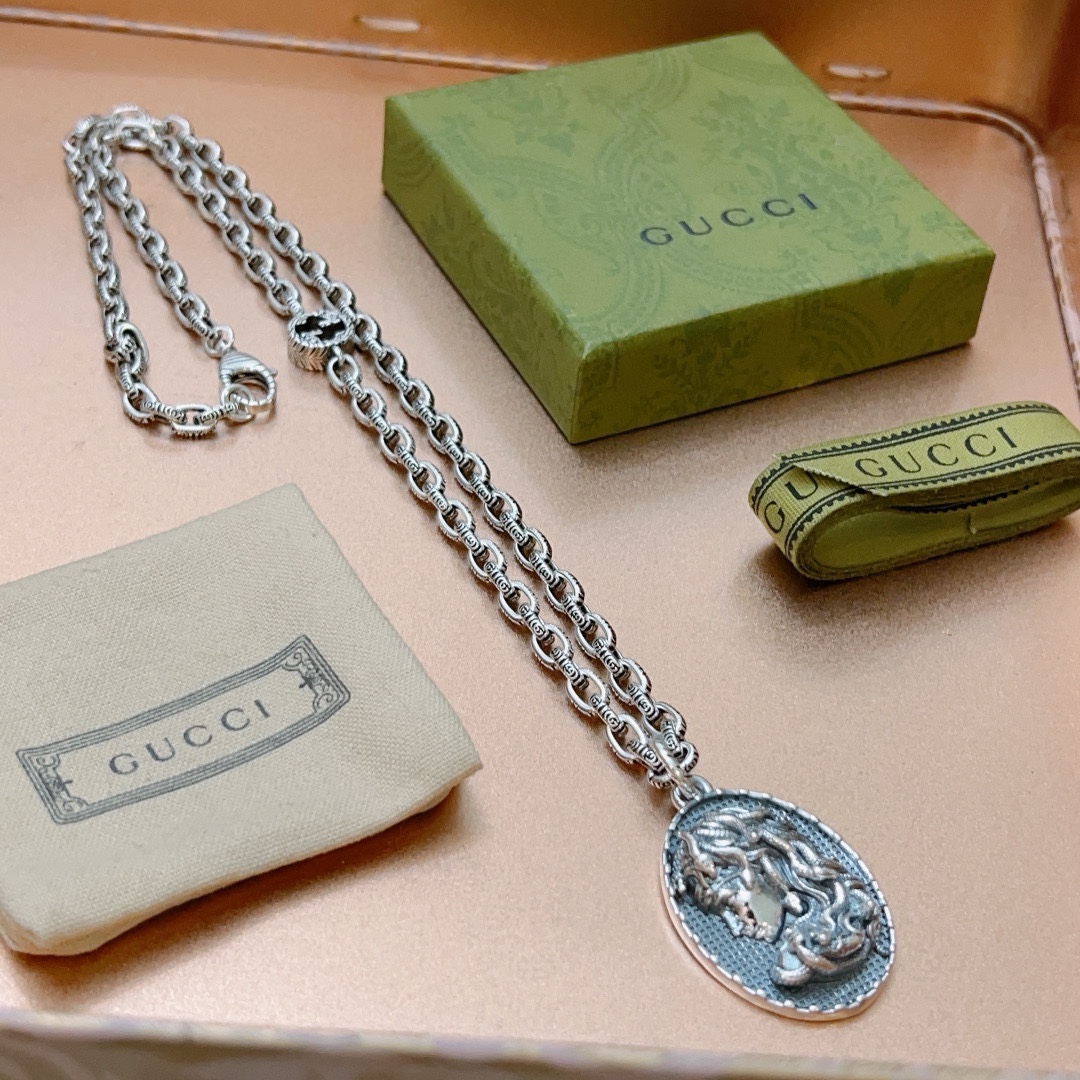 Gucci luxury necklace 8