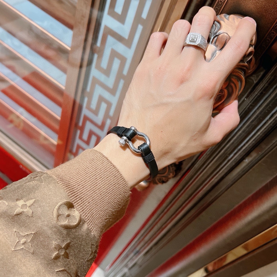 Gucci luxury designer product 9