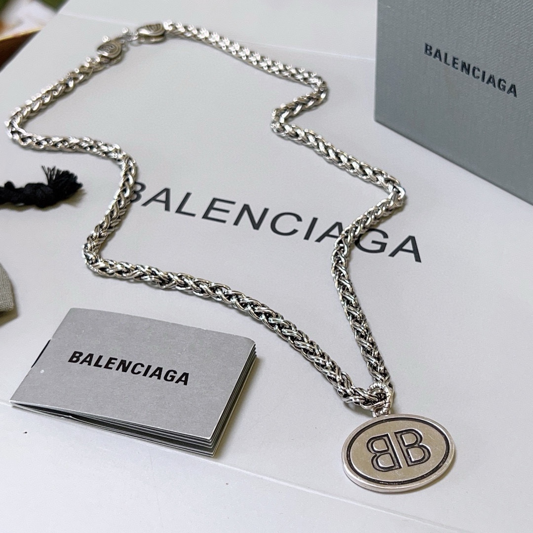 货🔹🔹新品 巴黎世家项链 Balenciaga 新款项链🔹 细节做工精细 每个细节流程到位 设计工艺精细 款 设计独特 K金风格 巴黎世家项链 5