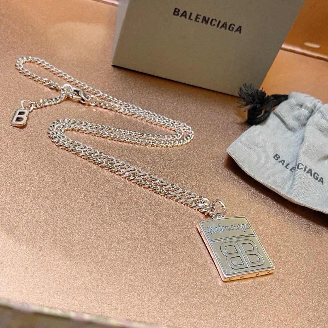 货🔹🔹新品 巴黎世家项链 Balenciaga 新款项链🔹 细节做工精细 每个细节流程到位 设计工艺精细 款 设计独特 复古风格 法国 9