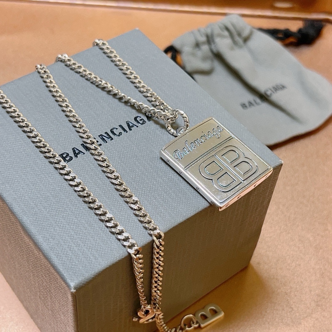 货🔹🔹新品 巴黎世家项链 Balenciaga 新款项链🔹 细节做工精细 每个细节流程到位 设计工艺精细 款 设计独特 复古风格 法国 3