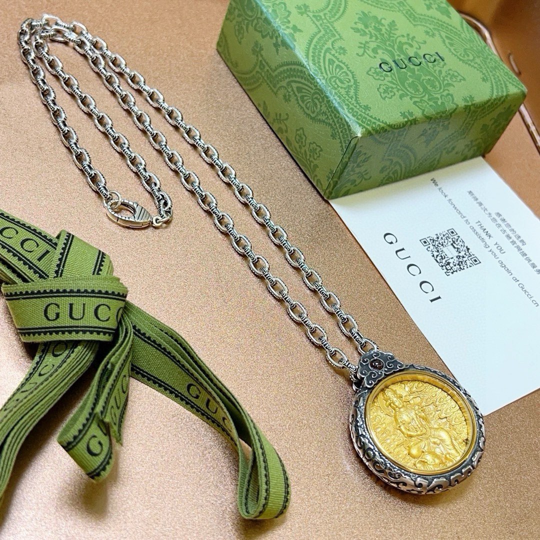 NO:106394,The latest model of Gucci necklace is higher in chain grade, star-like Anger Forest series double G Guanyin Gucci necklace, chain length 60 cm can be changed, details are used to treat the version, non-market bright style, this model has been released, Gucci is popular in it, very easy to match with trendy clothes, jewelry quality, gucci, necklace19860909批古驰项链最新款链条档次更高明星同款Anger Forest系列双G观音古驰项链 链长60厘米可改长度 细节对版做旧处理 非市面亮面版型 这款一直在出 古驰里面热卖款 非常好搭配潮流衣服,饰品精品,gucci,necklace,Jewelry