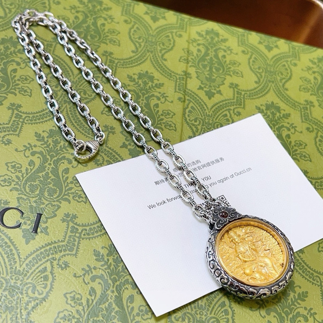 Gucci luxury necklace 2