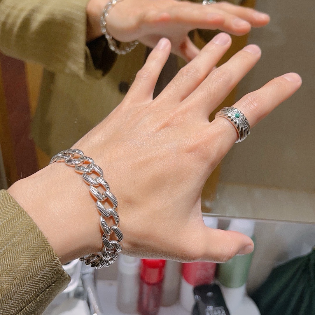 Gucci luxury designer product 9