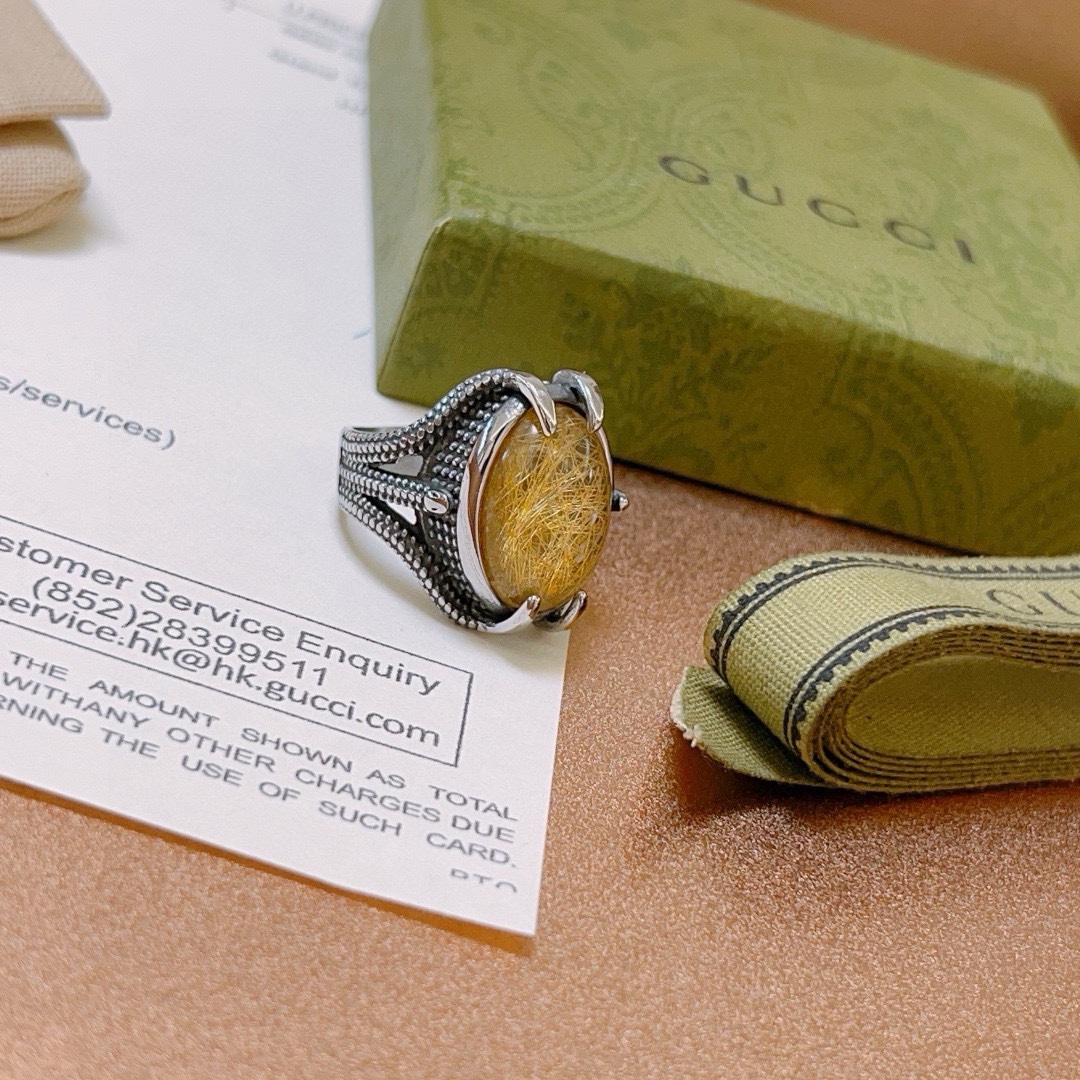 NO:106408,The latest style of Gucci rings, natural gems, higher grade, star, same style, Anger Forest series, pure handmade craftsmanship, Gucci ring, details, pure handmade, non-market bright style, this model has been released, Gucci, hot-selling models, very easy to match with trendy clothes, 7 8 9 10 11, jewelry quality, gucci, ring19860909批.古驰戒指最新款式天然宝石档次更高明星同款Anger Forest系列双G纯手工制作工艺 古驰戒指 细节对版纯手工处理 非市面亮面版型 这款一直在出 古驰里面热卖款 非常好搭配潮流衣服码数美7 8 9 10 11,饰品精品,gucci,ring,Jewelry