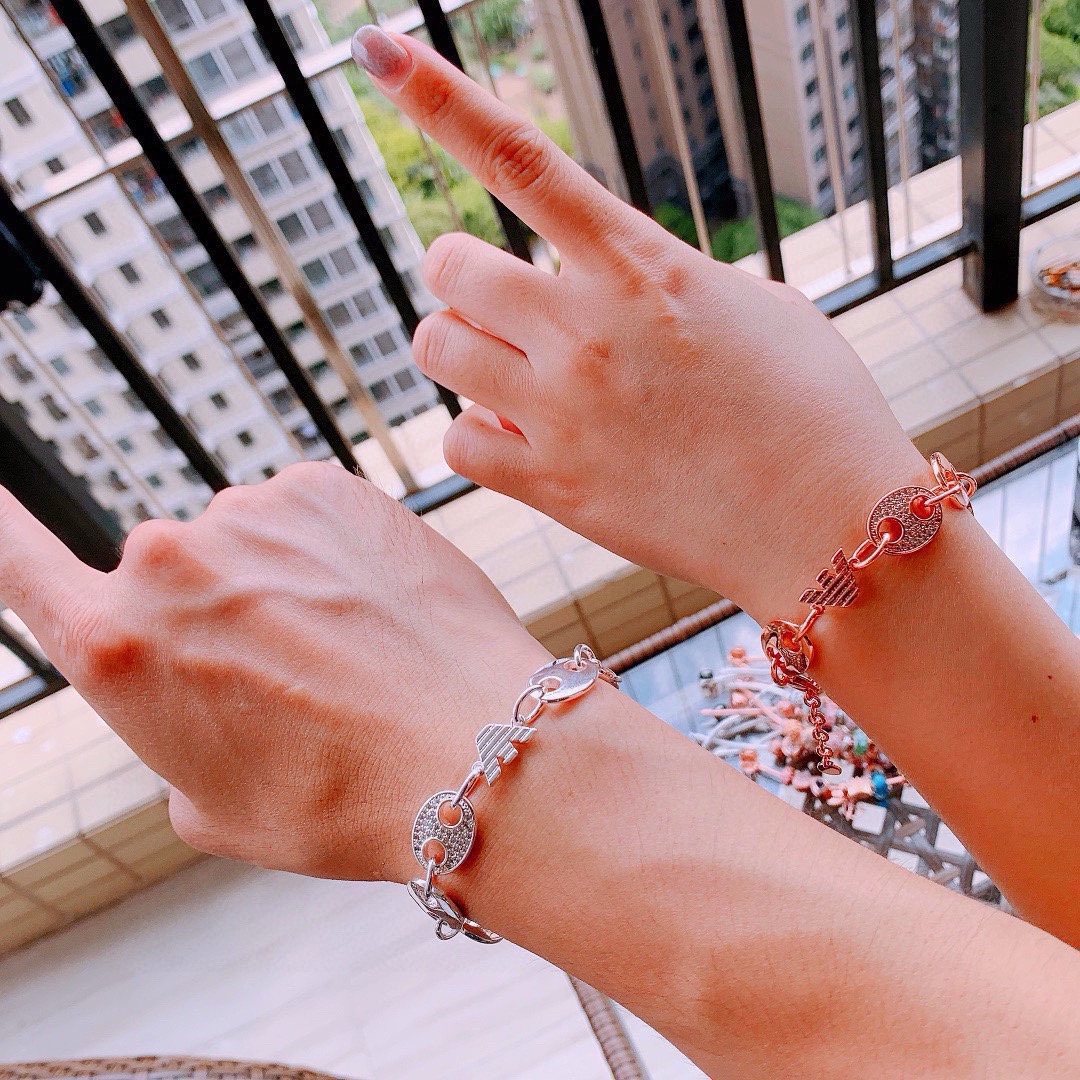¥ 300 Armani official network synchronizing the Amani bracelet with the same man and woman as the Amani 足 克 ! ! ! ! - 图片 6