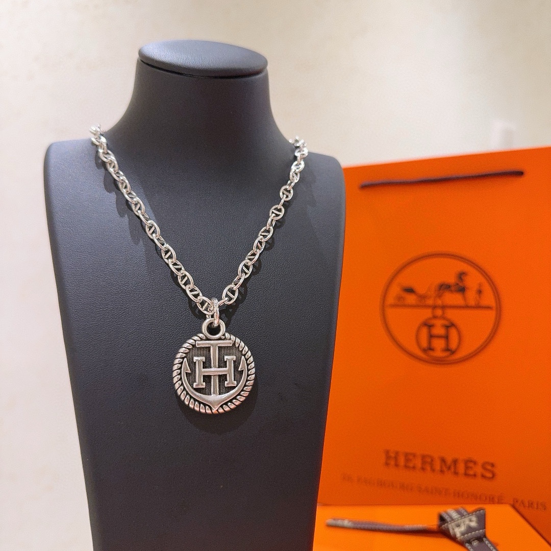 Hermès luxury necklace 4