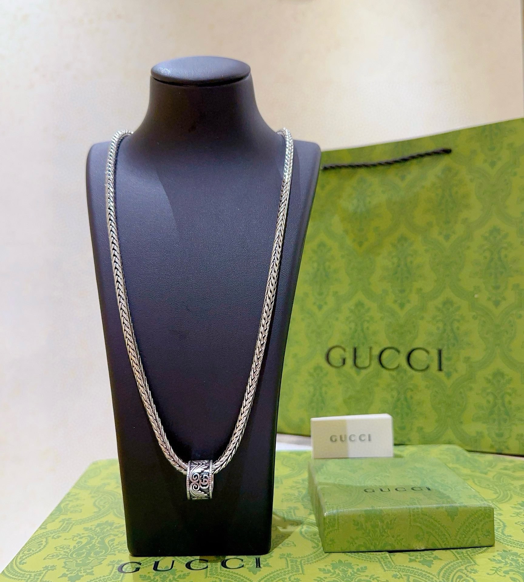 Gucci luxury necklace