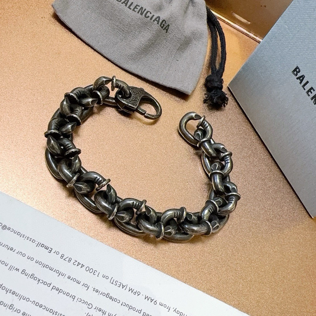 Balenciaga luxury bracelet 4