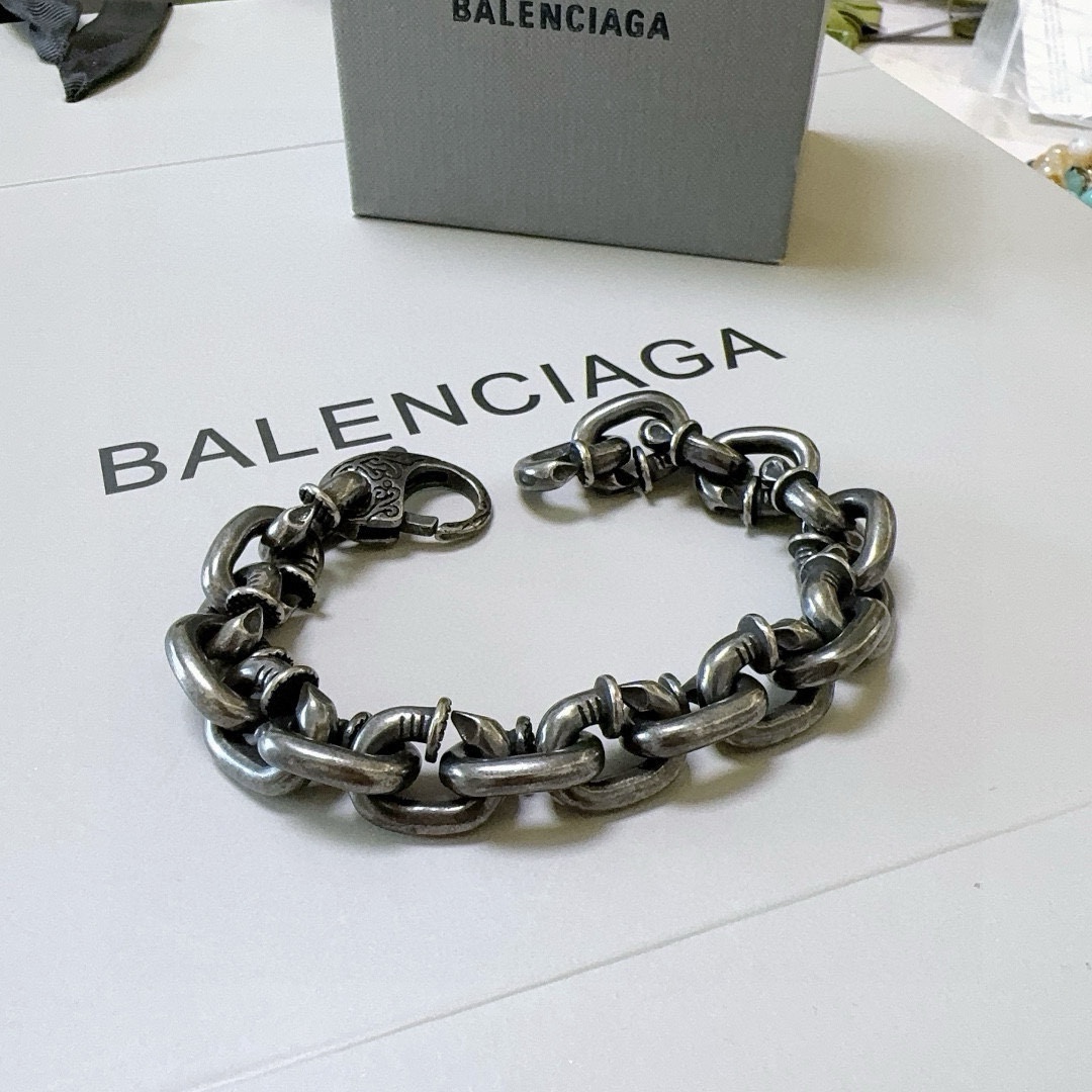 Balenciaga luxury bracelet 5