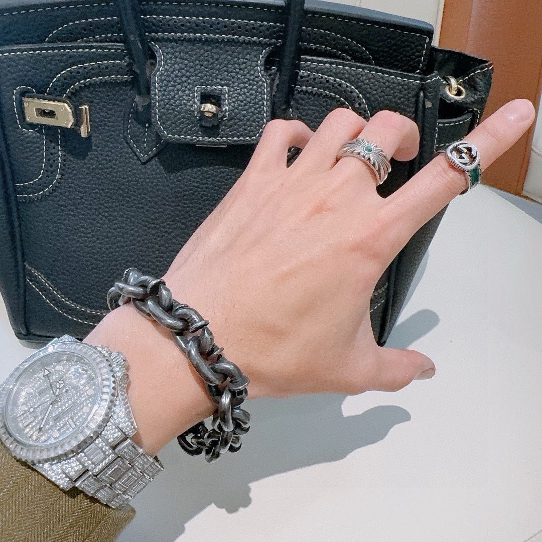 Balenciaga luxury bracelet 8