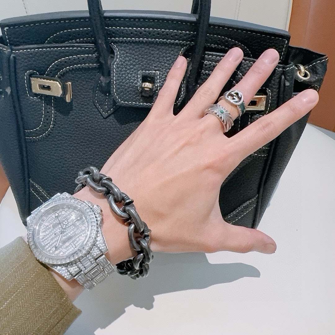 Balenciaga luxury bracelet 3