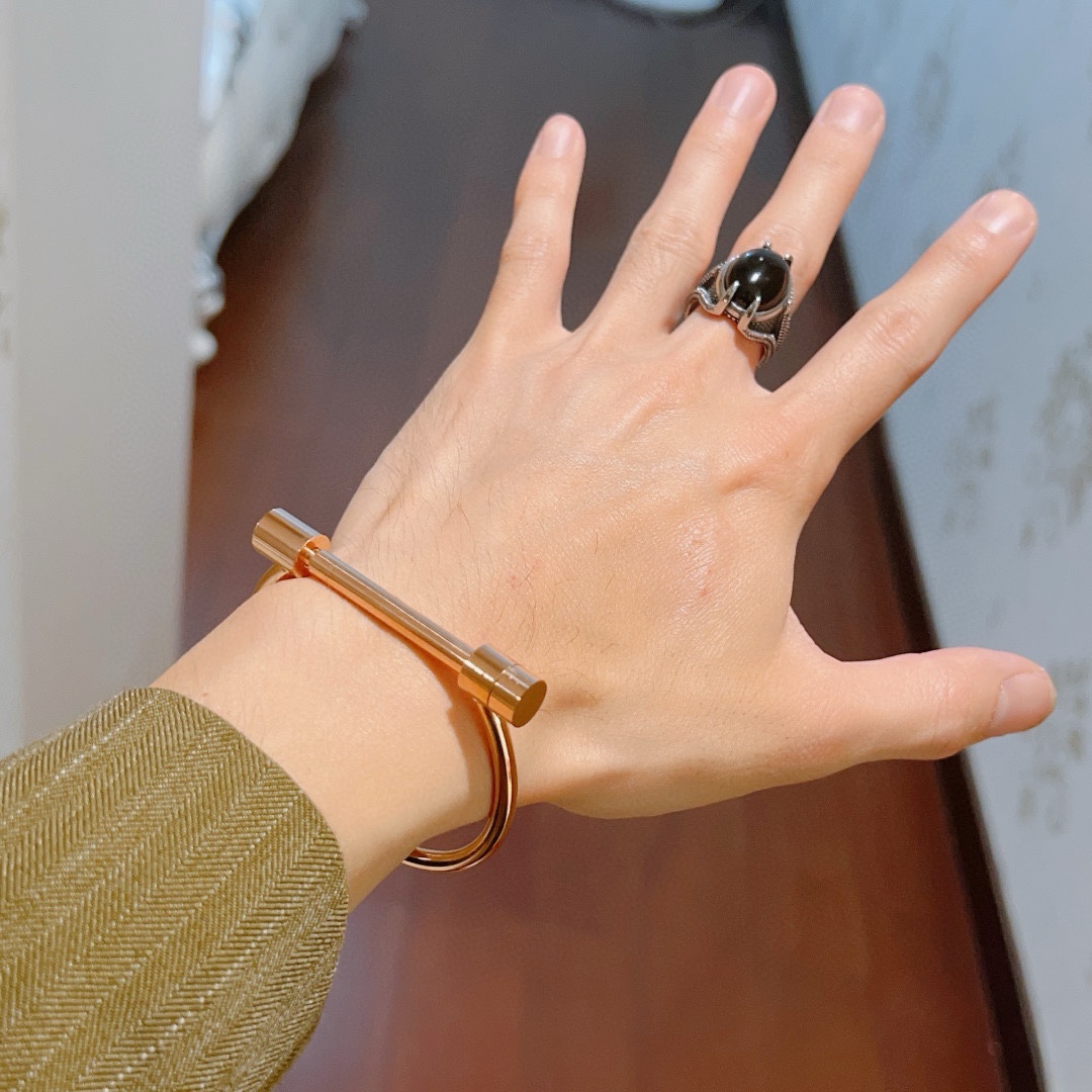 Gucci luxury item 3