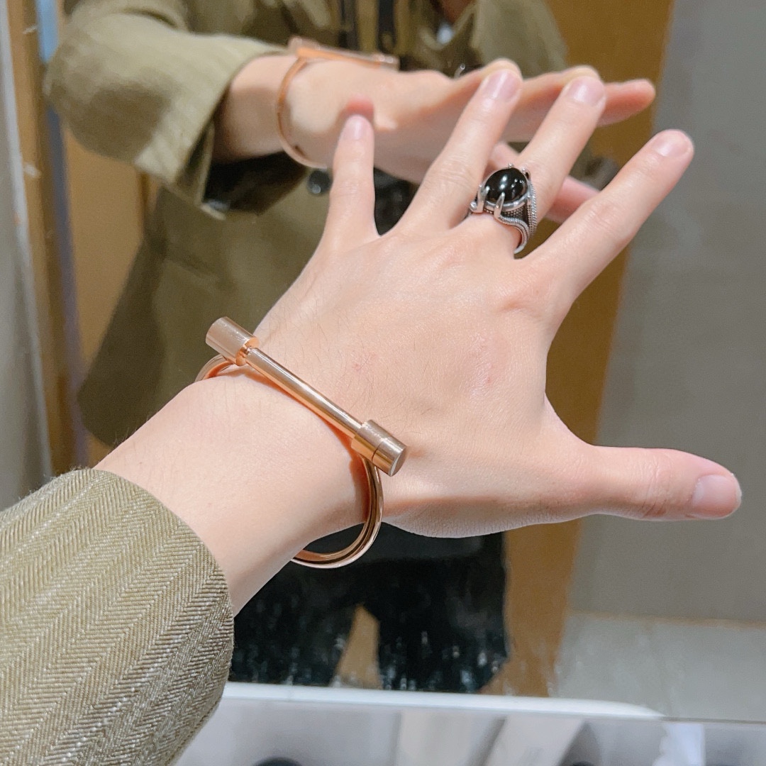 Gucci luxury item 8