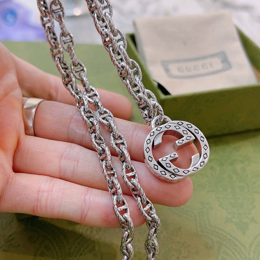 Gucci luxury necklace 2