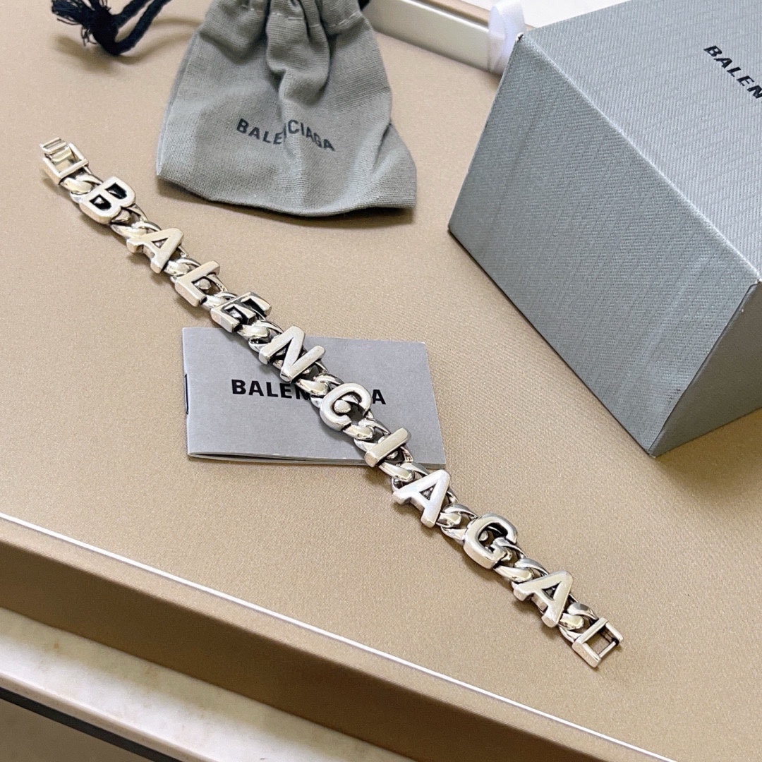 货🔹🔹新品 巴黎世家 Balenciaga手链🔹巴黎世家手链 男士款 设计独特 前卫 男女必备 8