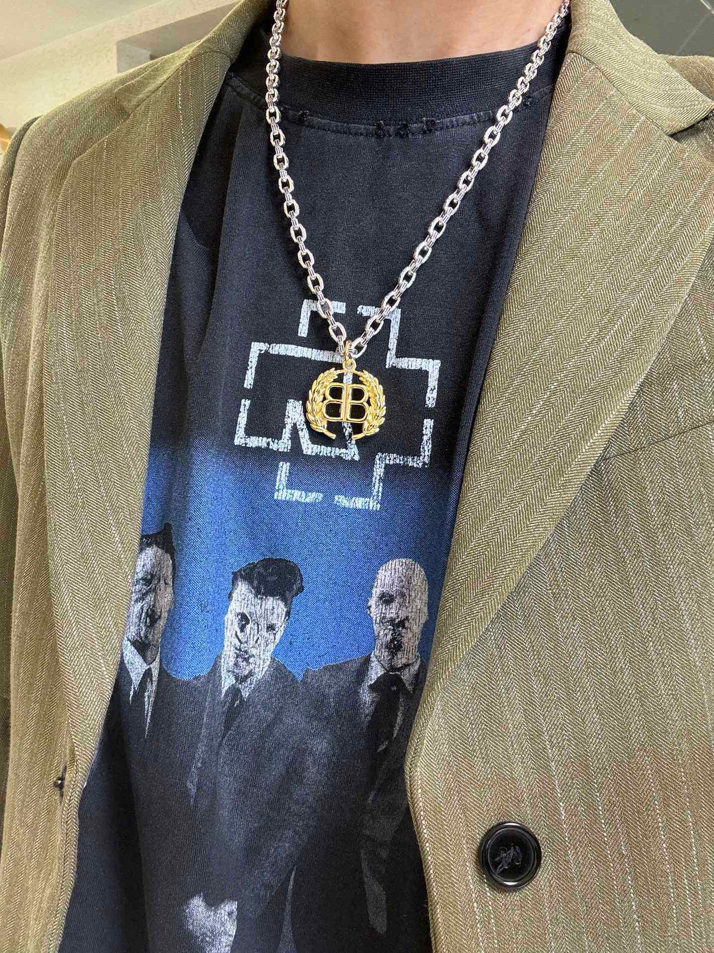 Balenciaga luxury necklace 8