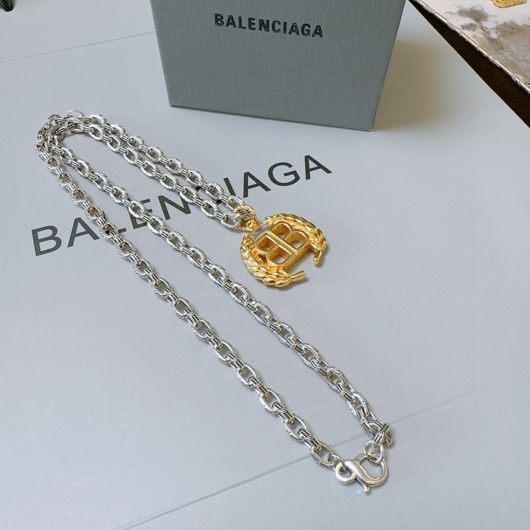 Balenciaga luxury necklace 9