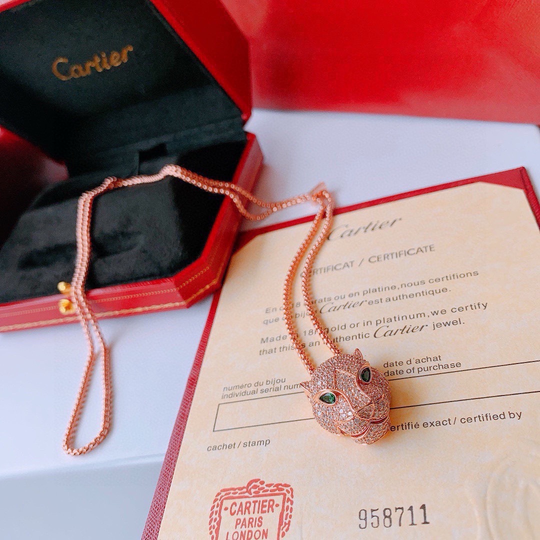 NO:106176,. [Seiko Version] Cartier Cartier Necklace [Strong] 1:1 Leopard Necklace Shipping Classic Noble Style, Luxurious Full Diamond Sweet Leopard Design Exclusive Real Shot Electroplating 18k Gold Crafts Counter Version One-to-one Quality Matching Emerald Leopard Eyes Make the Leopard's Demeanor More Domineering Full Diamond Leopard Body Same Model, Men and Women, Boutique Jewelry, Cartier, Necklace19860909批 .【精工版本】Cartier 卡地亚项链[强]1:1豹子项链出货经典贵族范儿、奢华满钻抚媚豹子设计独家实拍 电镀18k金工艺 专柜版本 一比一质量搭配祖母绿豹眼 使豹子神态更加动人霸气满钻豹身男女同款,饰品精品,cartier,cartier,necklace,Jewelry