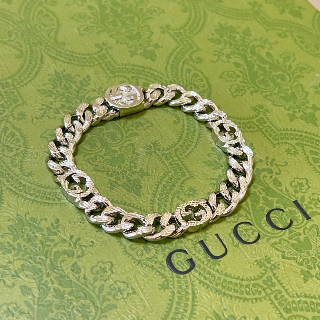 2024新出炉🌼 Gucci古驰手链最新款的经典款 精致无论款式 质感 都是绝对的顶尖feel 只要看一眼就懂了 logo 超 nice 6