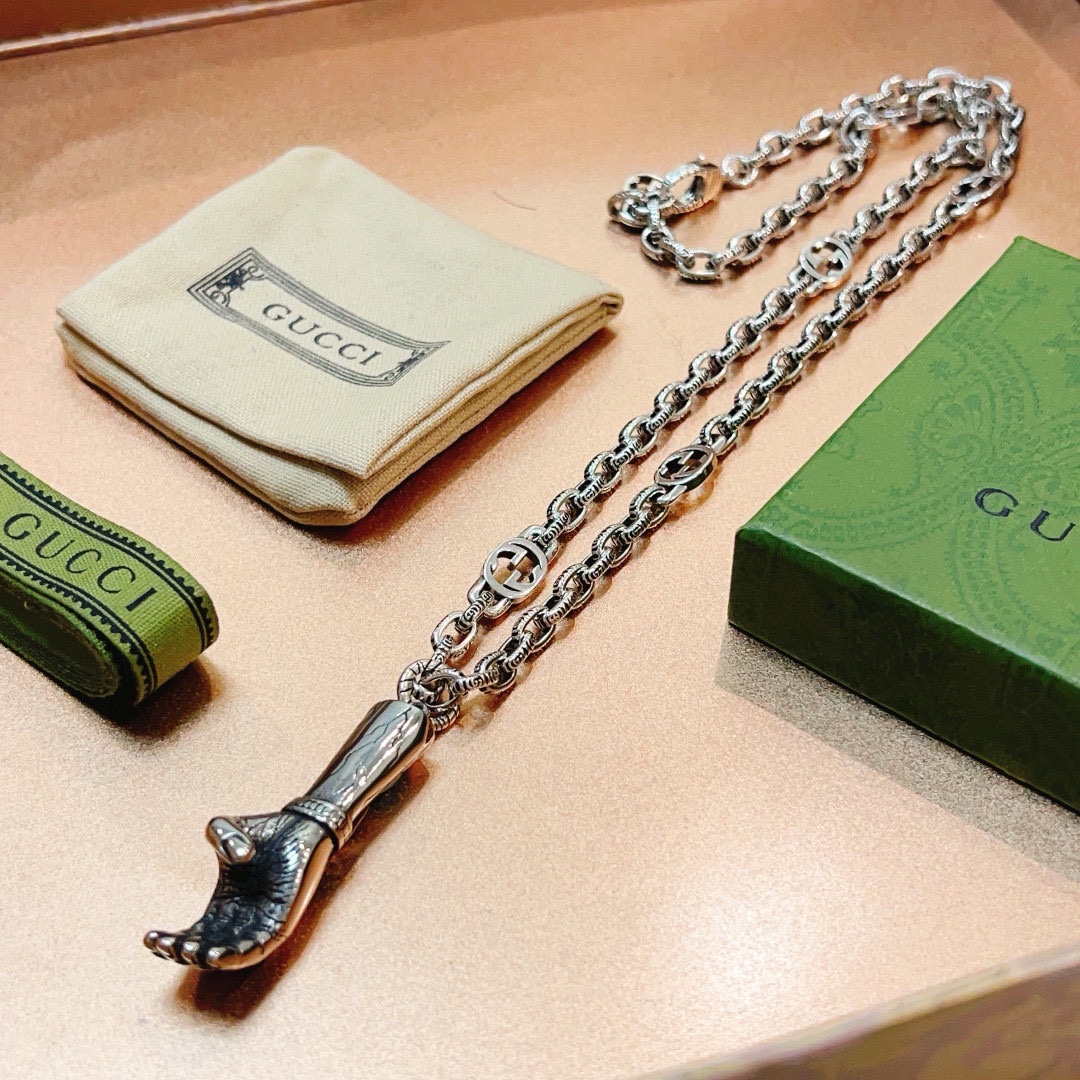 Gucci luxury necklace 9