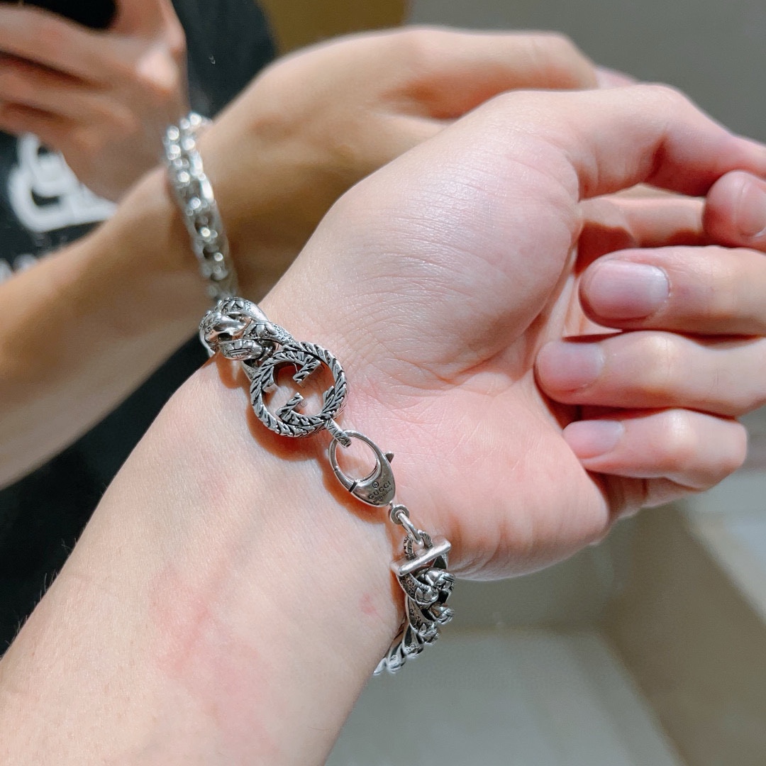 Gucci luxury bracelet 9