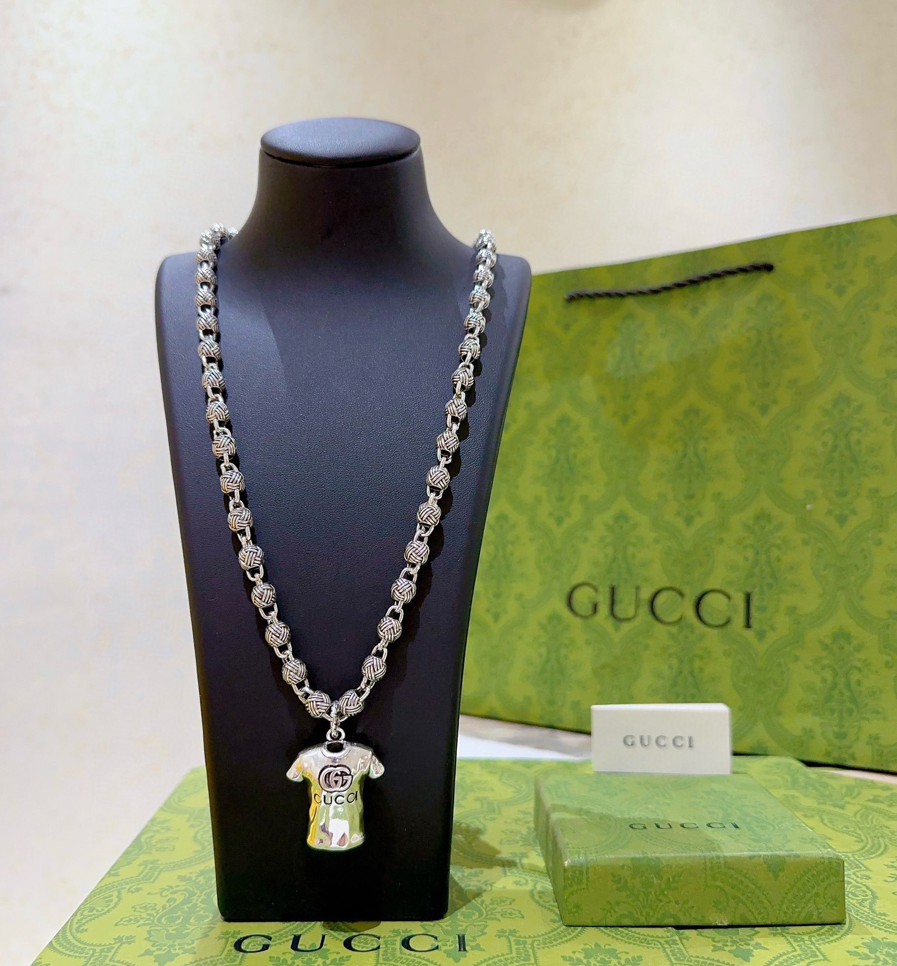Gucci luxury necklace