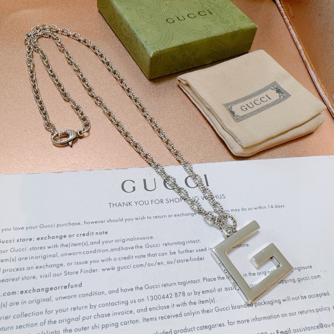 Gucci luxury necklace 9