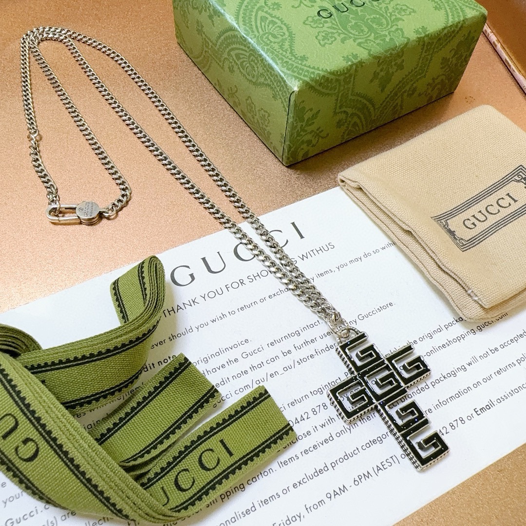 Gucci luxury necklace 4
