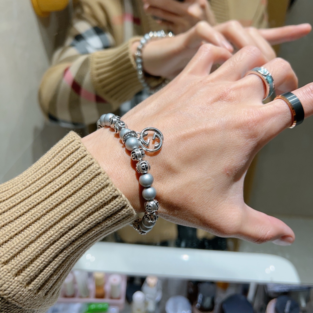 Gucci luxury bracelet 9