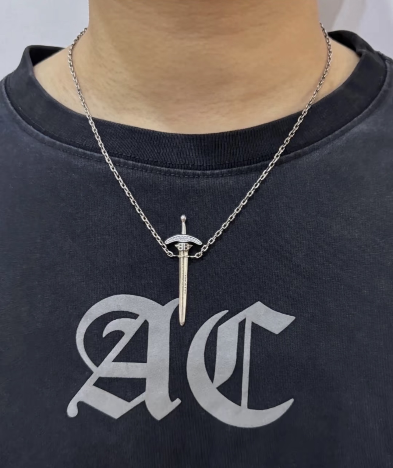 Balenciaga luxury necklace 9