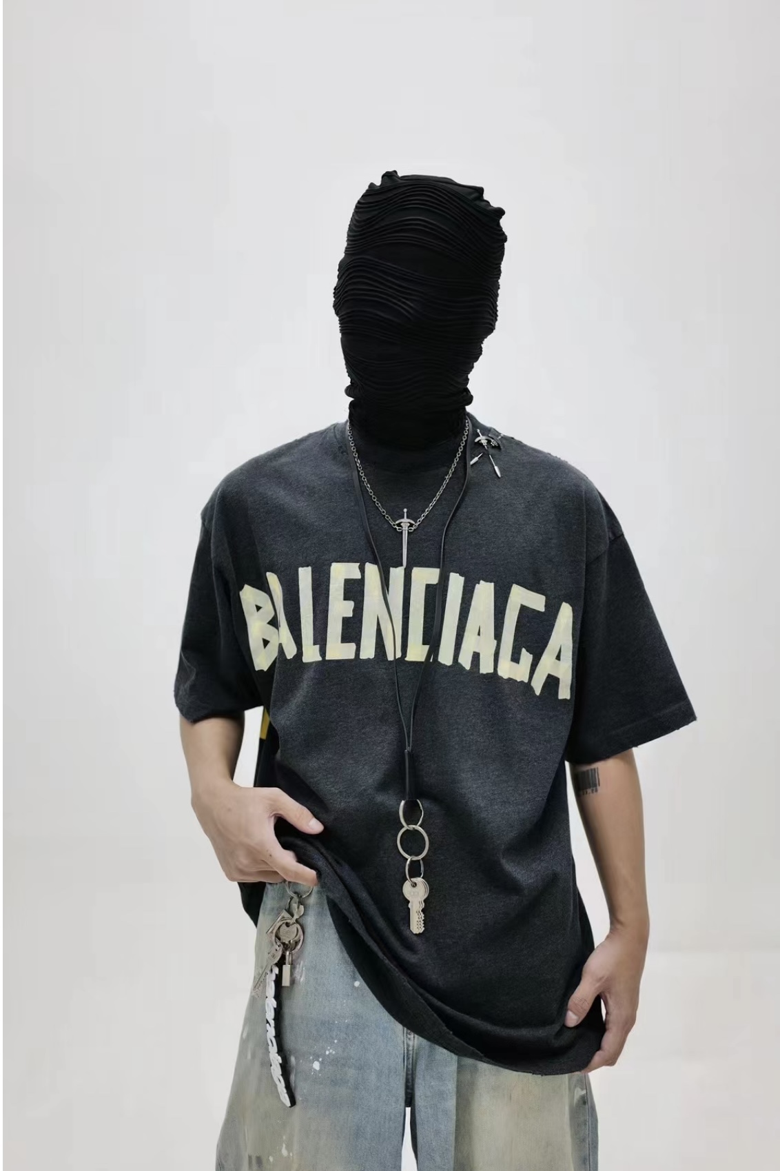 NO:106722,Batch. Original single product, Dabaojian Balenciaga Necklace, Balenciaga New necklace counter, fine details, fine workmanship, in place, fine design, hot products, unique design, retro style, Balenciaga, balenciaga, necklace19860909批.原单货新品 大宝剑巴黎世家项链 Balenciaga 新款项链专柜一致 细节做工精细 每个细节流程到位 设计工艺精细 火爆款出货 设计独特 复古风格 巴黎世家项链,饰品精品,balenciaga,balenciaga,necklace,Jewelry