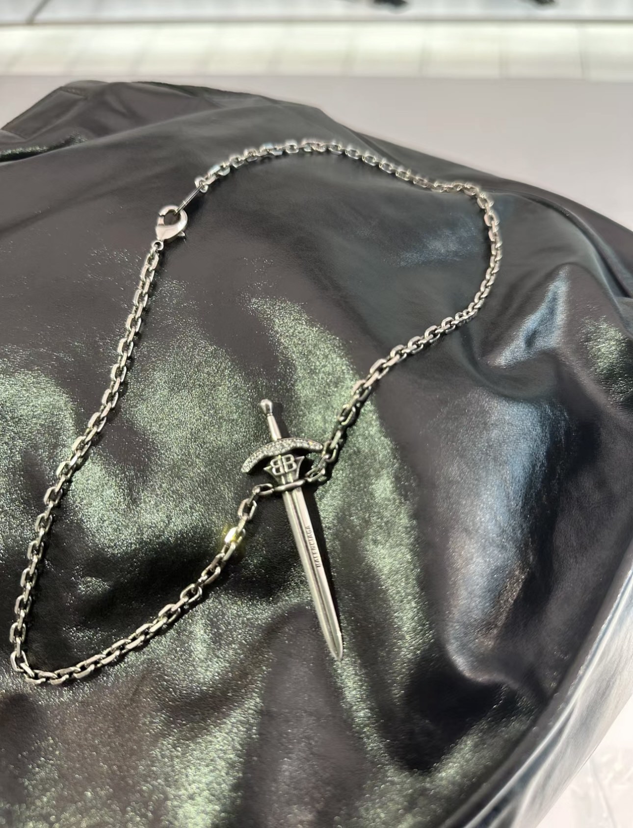 Balenciaga luxury necklace 4