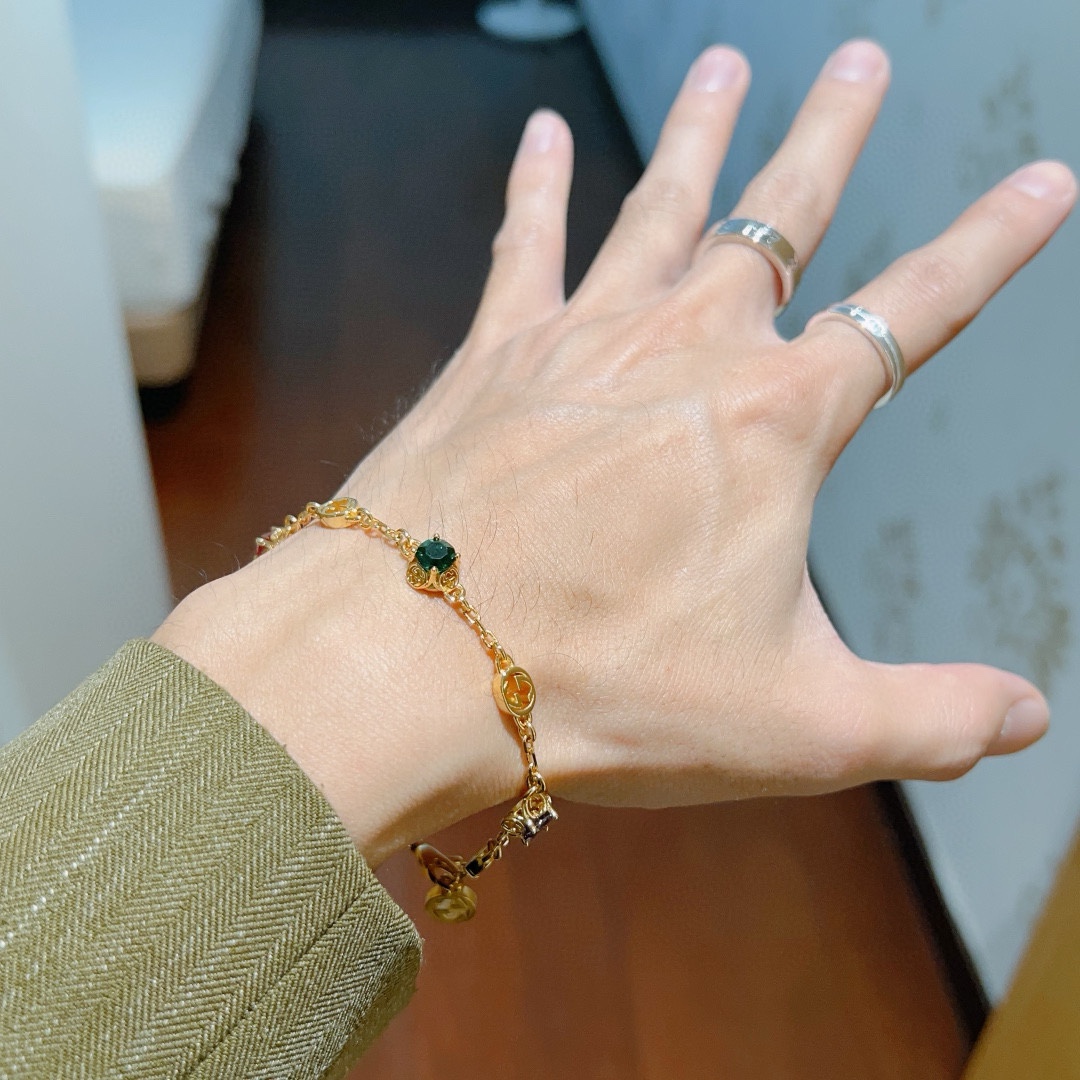 Gucci luxury bracelet 9