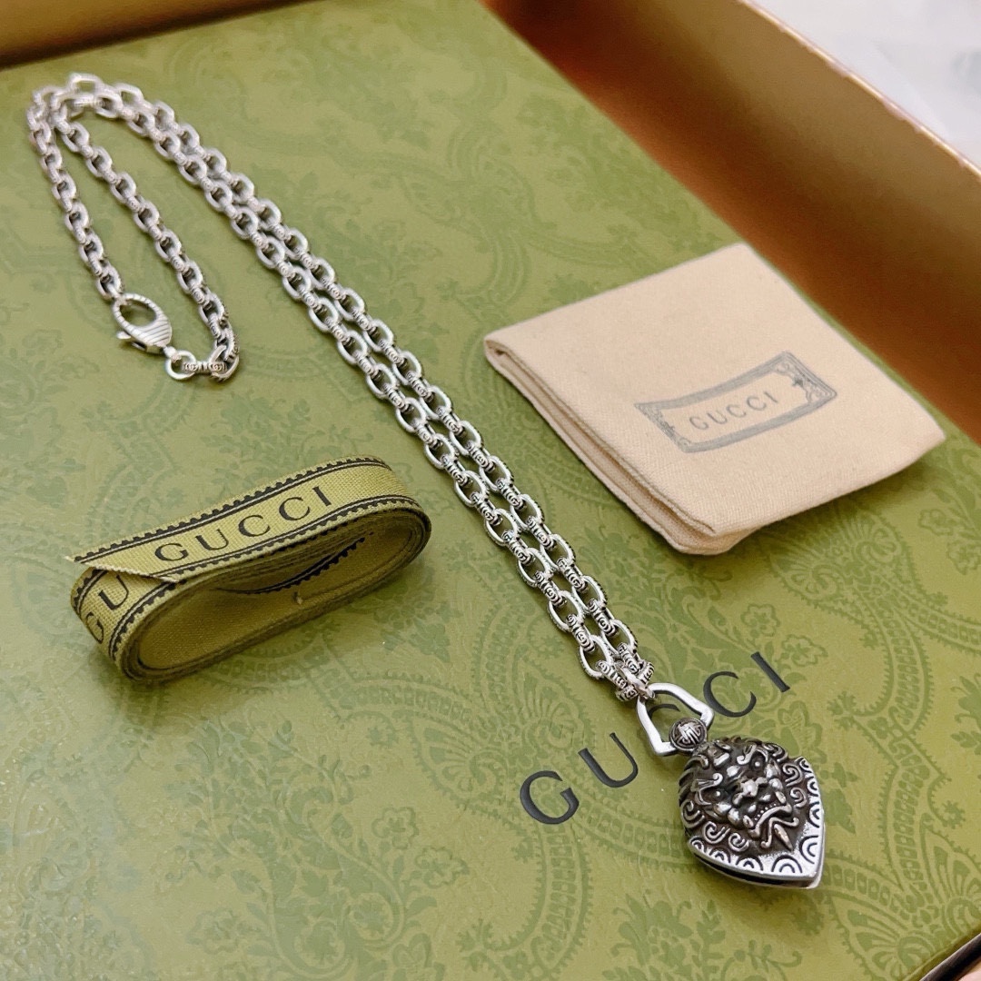 NO:107501,New Kirin Lion Head Necklace, no explosion, no release, new styles on Gucci official website are updated simultaneously, Douyin Internet celebrity first choice, Gucci necklace latest style, chain grade, star style, Anger Forest series double-g pattern Gucci necklace custom necklace, details are used to treat the version, non-market glossy style, This model has been released, Gucci hot-selling models, very easy to match, fine jewelry, gucci, qeelin, necklace19860909批.新款麒麟狮头项链 不爆不发 古驰官网新款同步更新 抖音带货网红首选 古驰项链最新款链条档次更高明星同款Anger Forest系列双g图案古驰项链定制项链 细节对版做旧处理 非市面亮面版型 这款一直在出 古驰里面热卖款 非常好搭配,饰品精品,gucci,qeelin,necklace,Jewelry