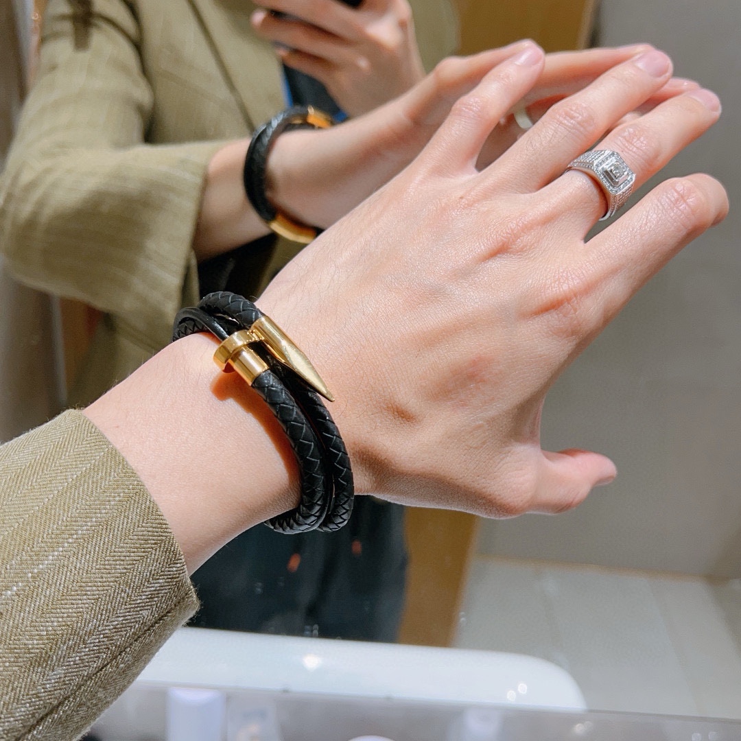 Gucci luxury designer product 9