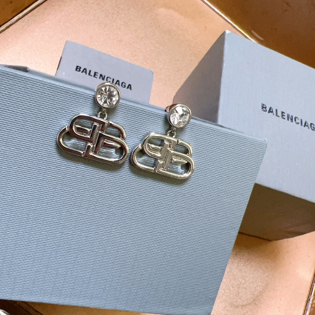 BALENCIAGA 巴黎世家耳钉 王炸系列 专柜同步 更新 简约车花造型耳环 经典造型搭配 设计感十足 搭配衣服绝绝子 5